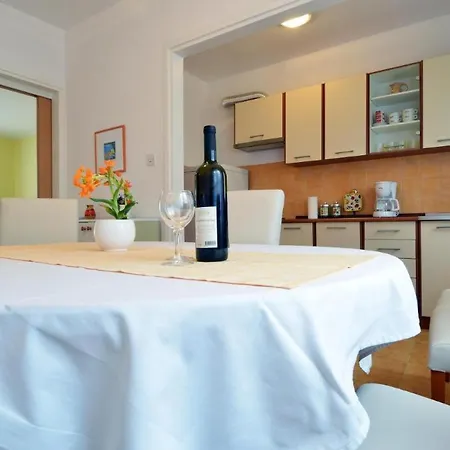 Rojnic - 3 Bedrooms * Pula